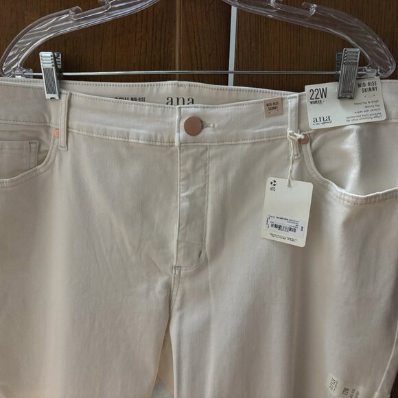 Price Drop NWT. Women's plus size A.N.A. Skinny Mid Rise Jeans. - Picture 2 of 5